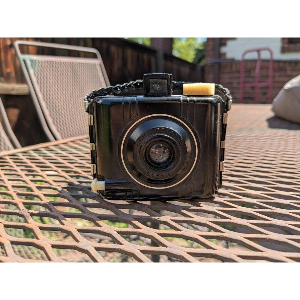 Vintage 1940s Baby Brownie Special Camera With Original Strap UNTESTED